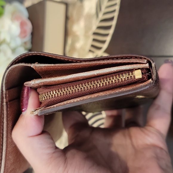 Authentic Louis Vuitton compact wallet - Picture 11 of 11